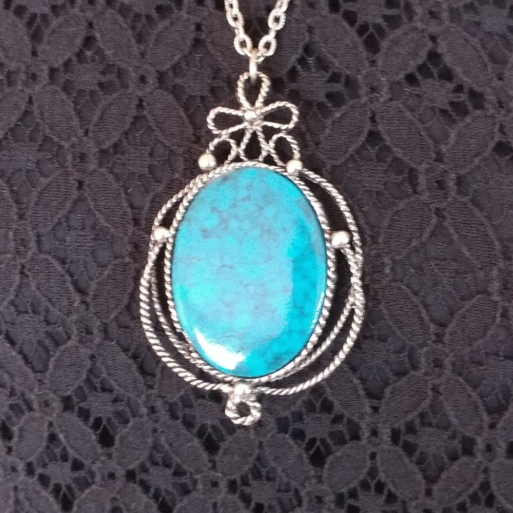 👠Turquoise and Silver Boho Necklace